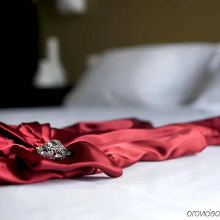 מלון Expo Astoria 3*