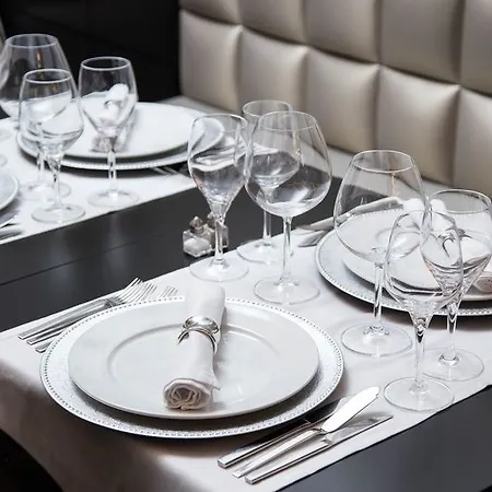 מלון Expo Astoria