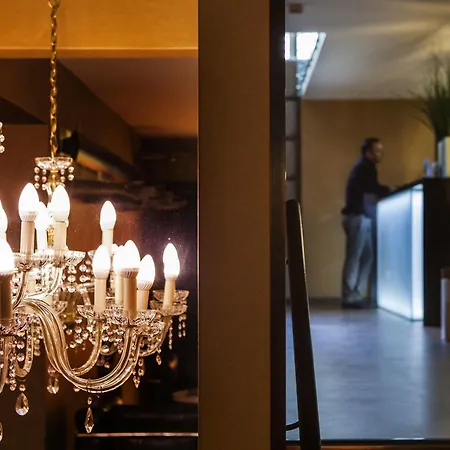 מלון Expo Astoria 3*