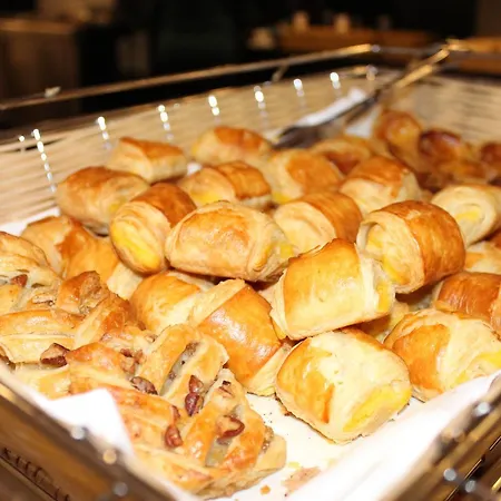 Hotel Expo Astoria 3*