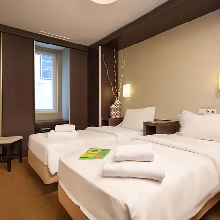 Expo Astoria Hotel 3*