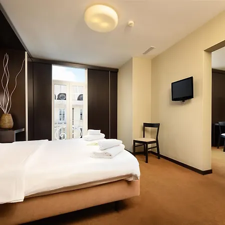 Ξενοδοχείο Expo Astoria 3*