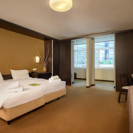 Hotel Expo Astoria 3*